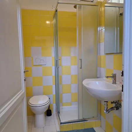 Sleep Easy Pensión Florencia